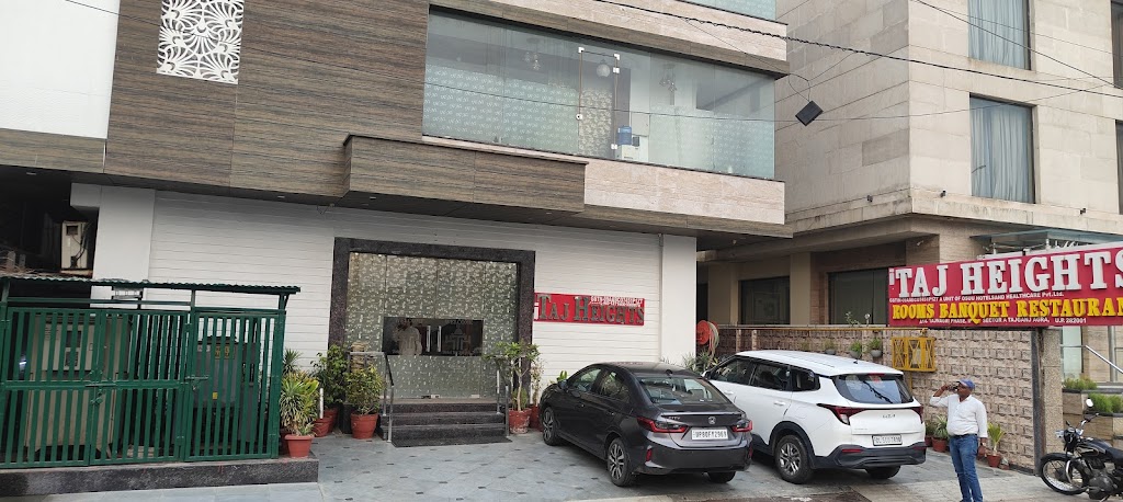 Hotel Taj Heights