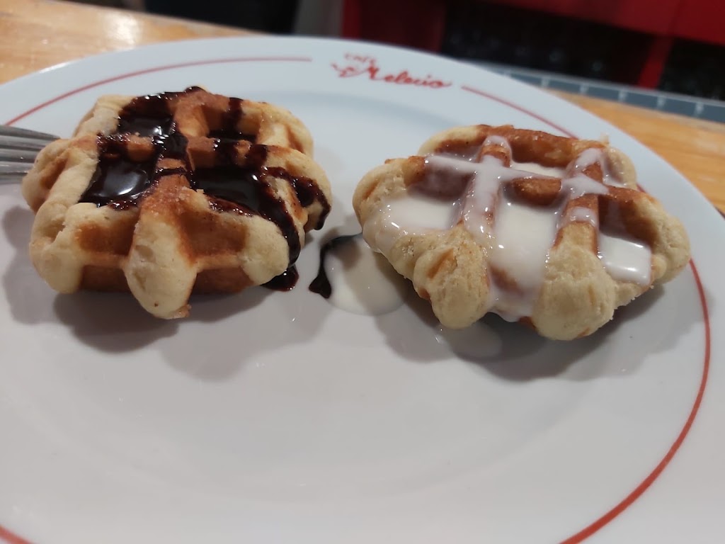 Cafe Melecio — Comida y bebida