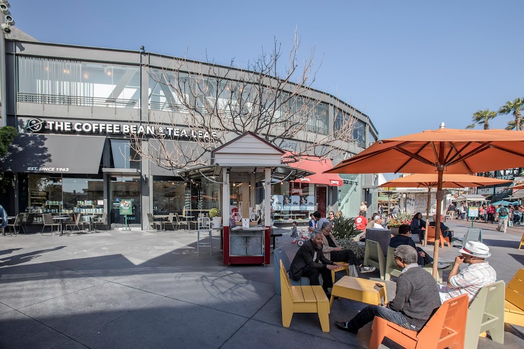 Photo of The Coffee Bean & Tea Leaf