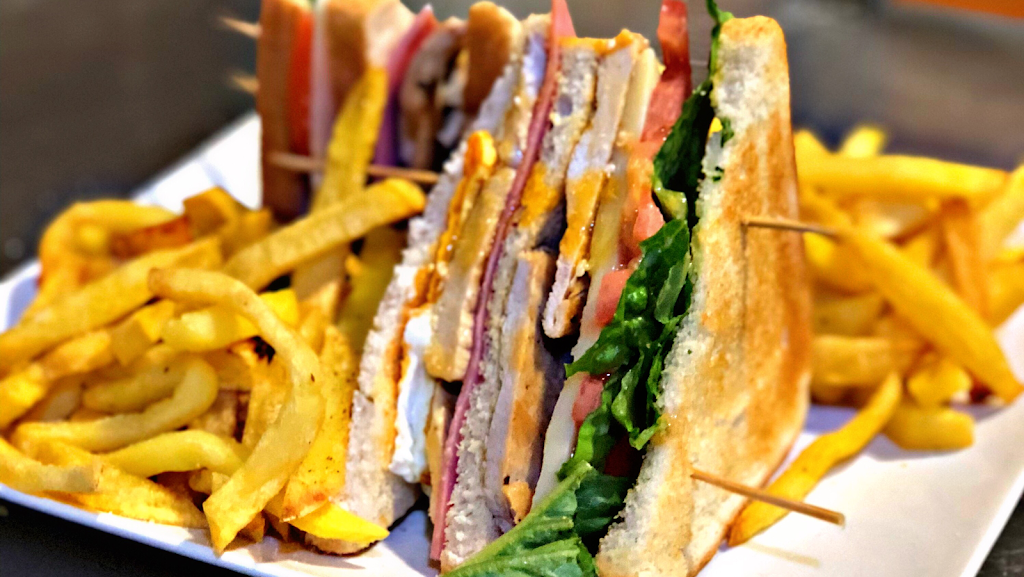 Tifon Puerto — Comida y bebida