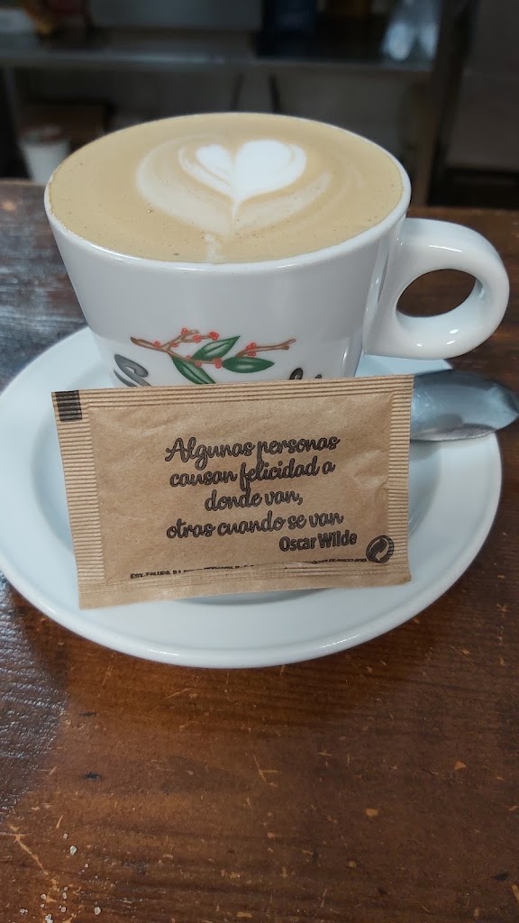 Bar Cafetar — Comida y bebida