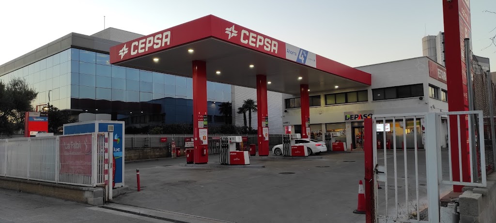 Estacion de servicio Cepsa — Exterior