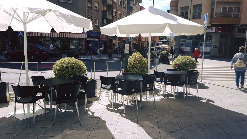 Cafe-Bar Velarde — Ambiente