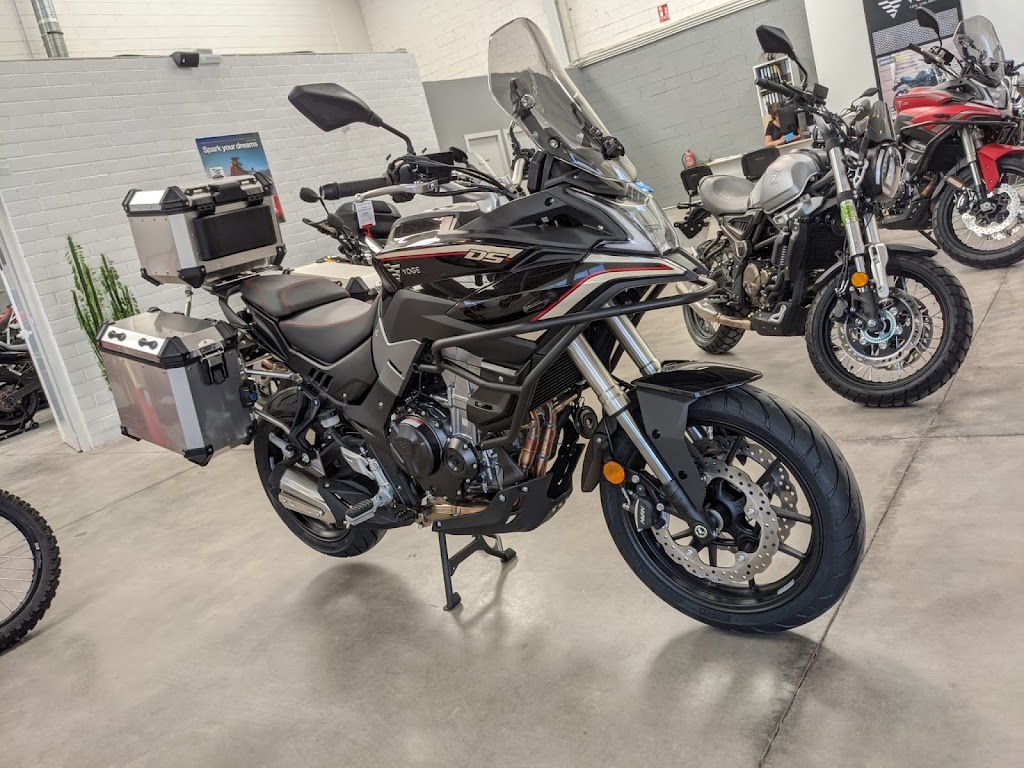 MOTO ACTIVA — Interior