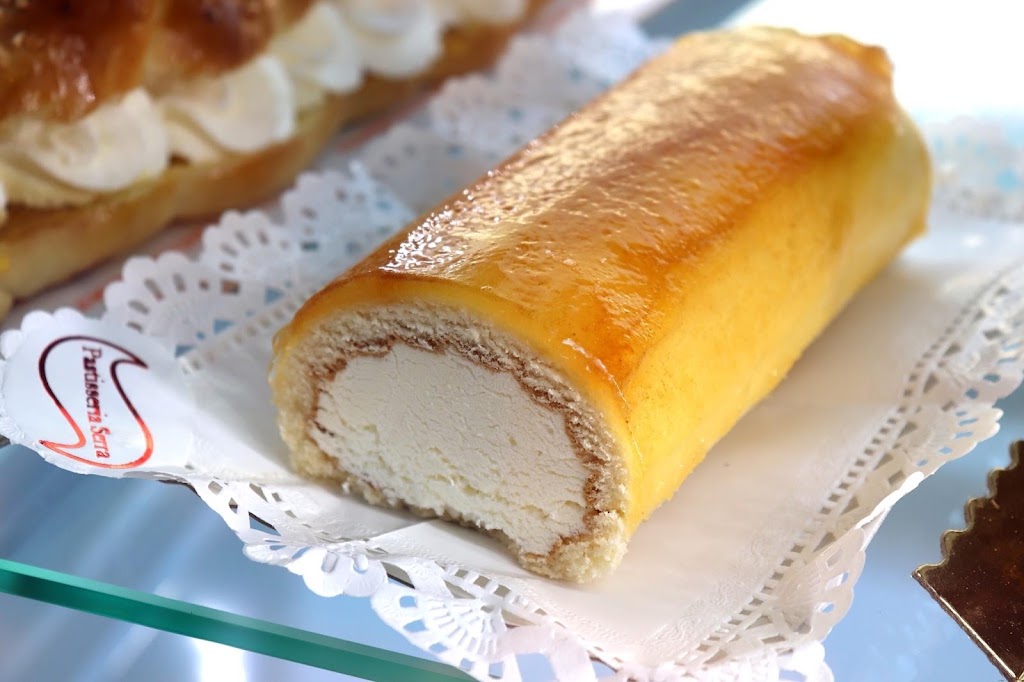 Pastisseria Serra - Manlleu — Pastel