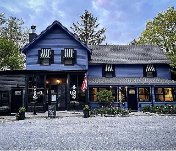  Roots Inn & Kitchen