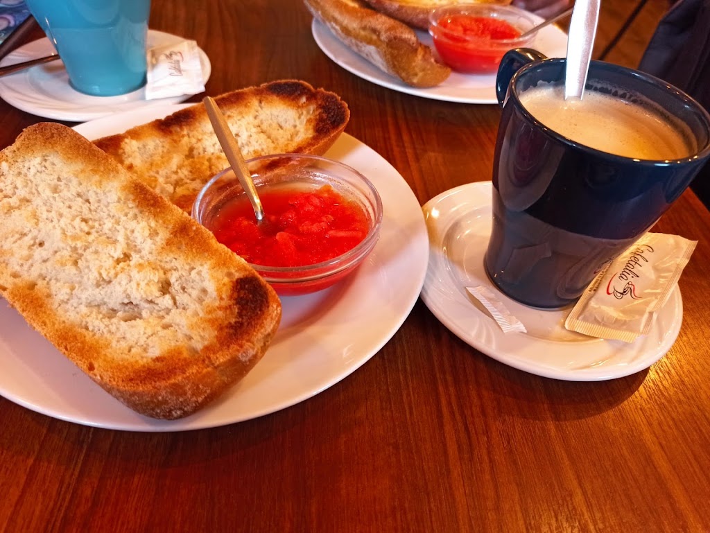 Restaurante La Maria — Comida y bebida