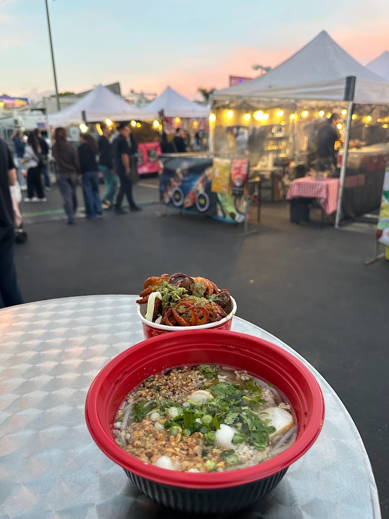 atSiam Night Market