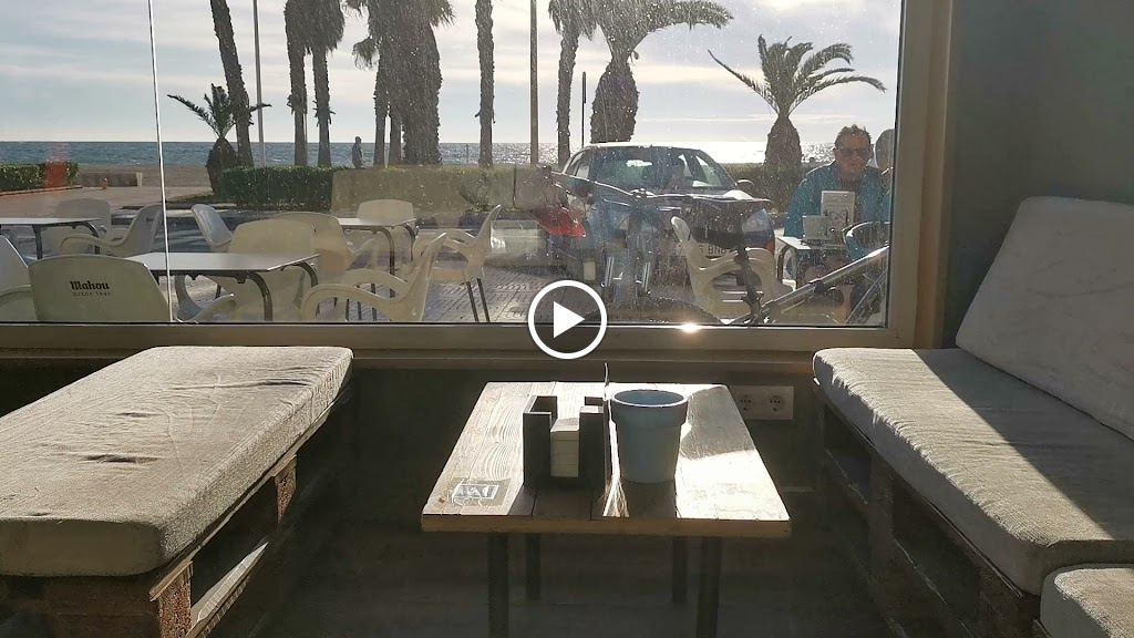 Cafeteria, LA INGRATA — Ambiente