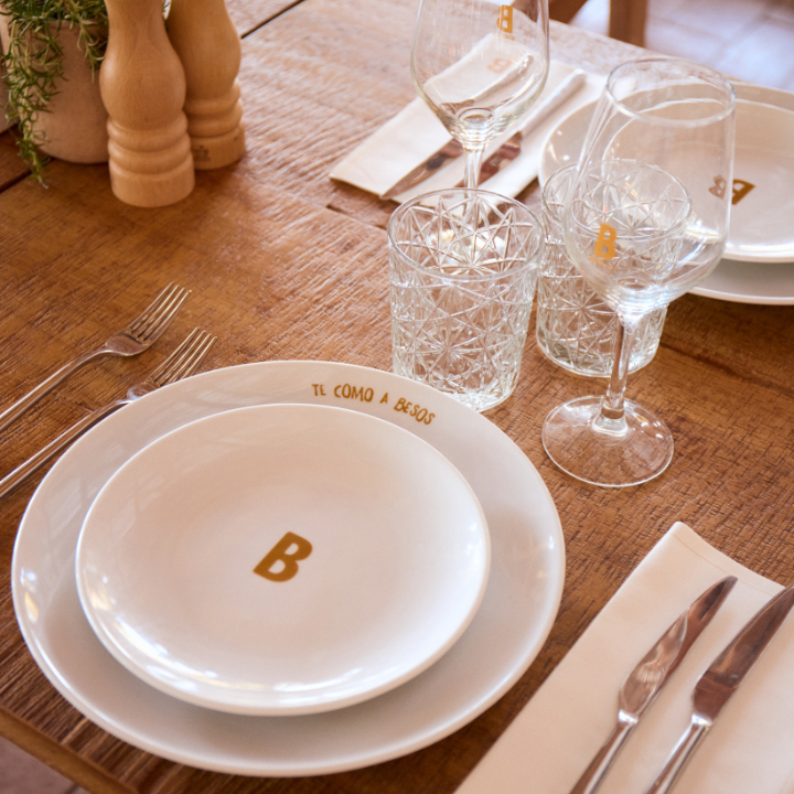 Beso Beach Mallorca — Comida y bebida