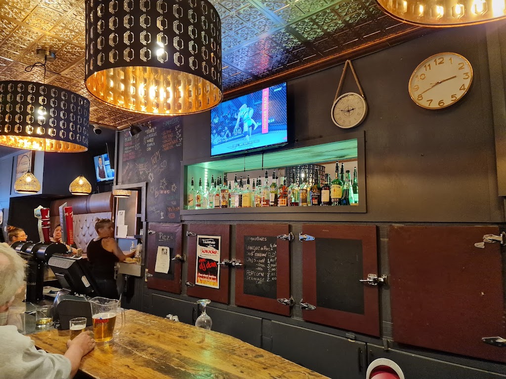 Taverne sportive chez Jos in Shawinigan