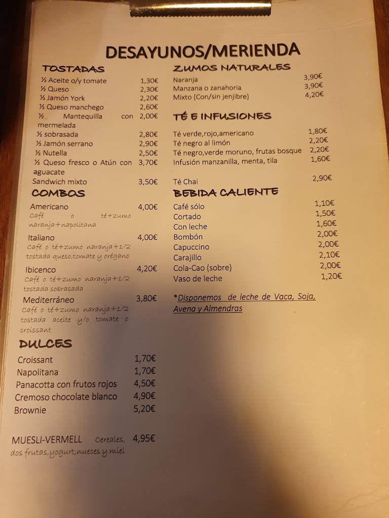 Es Vermell Cafe — Carta