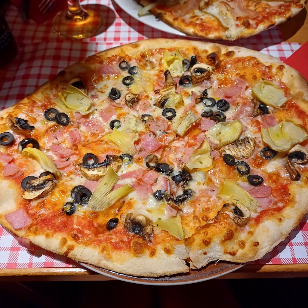 Trattoria La Peppa — Pizza