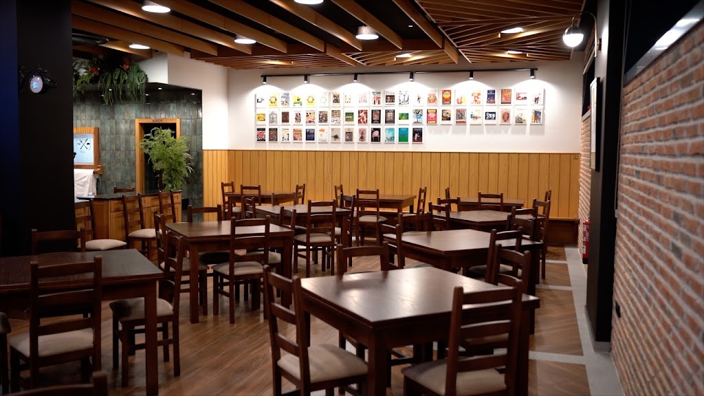 Casa Curras (Calle Rosalia) — Ambiente