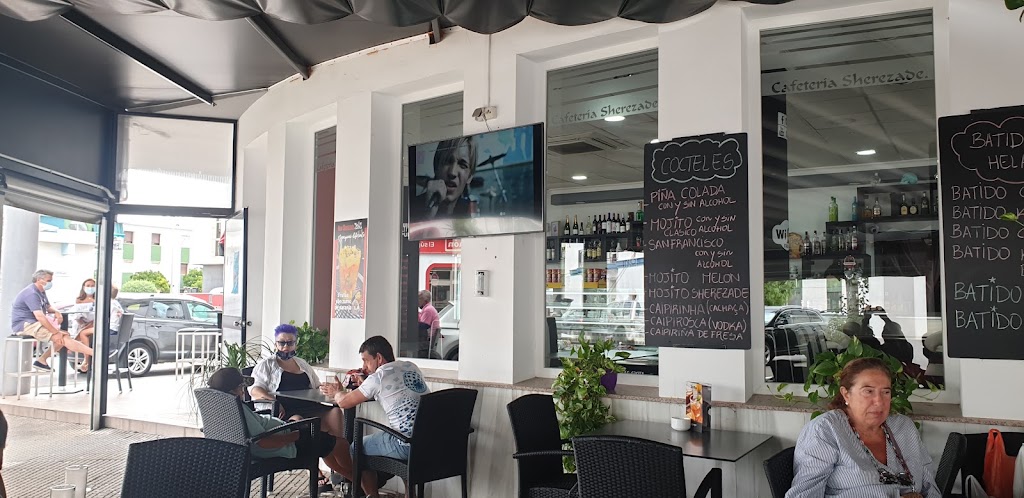 New Sherezade Gourmet — Ambiente