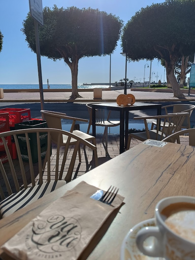 La Yaya Heladeria Adra — Ambiente