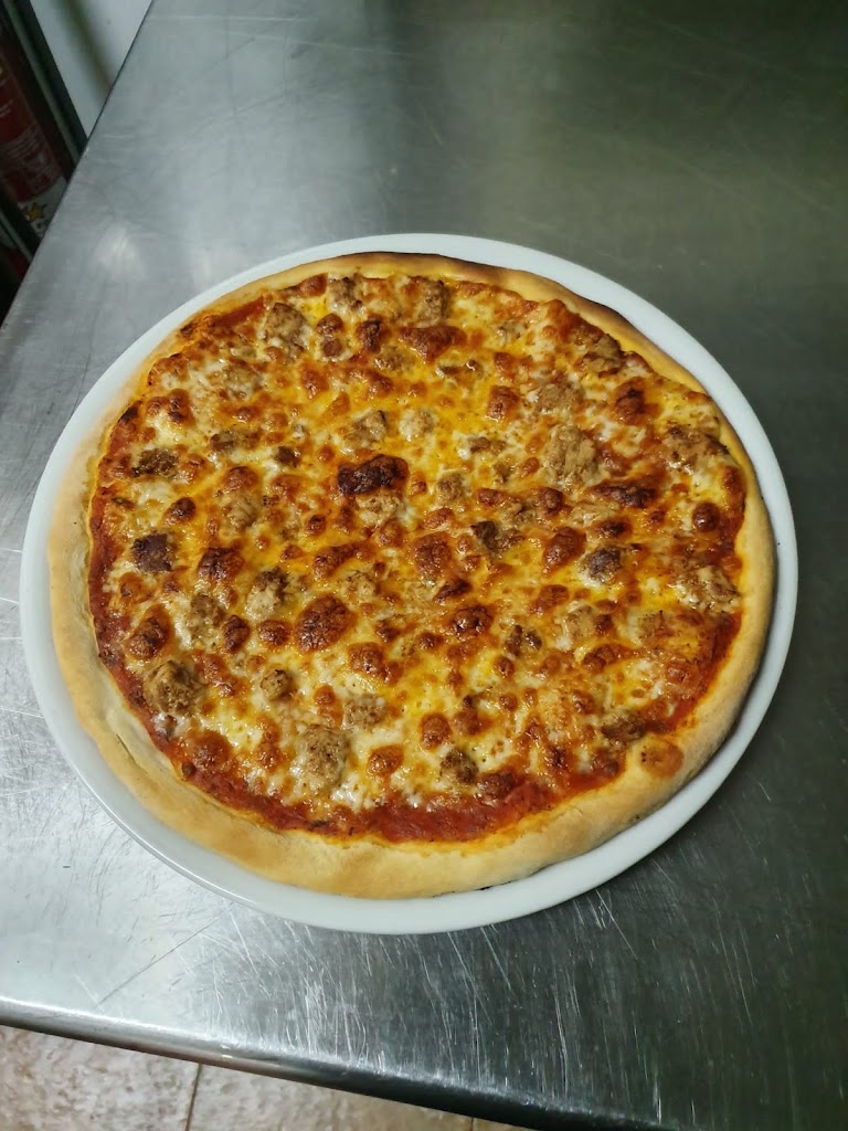 Montserrat pizzeria Cafeteria — Calzone