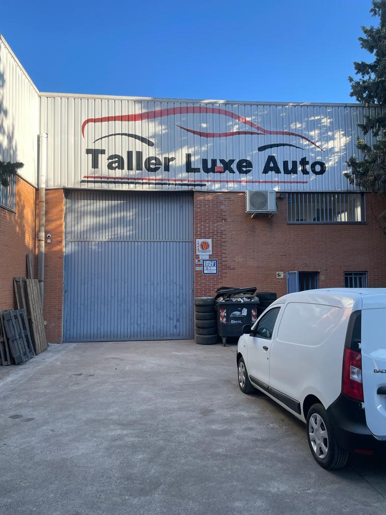 taller luxe auto — Del propietario