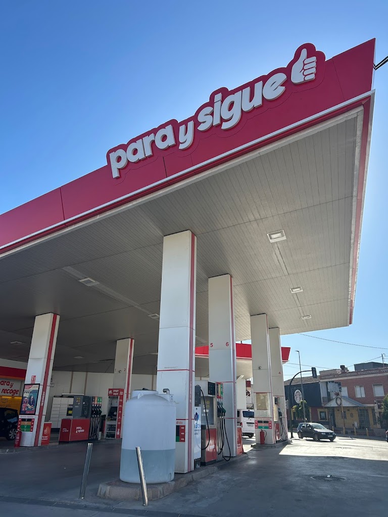 Para y Sigue — Estacion de servicio