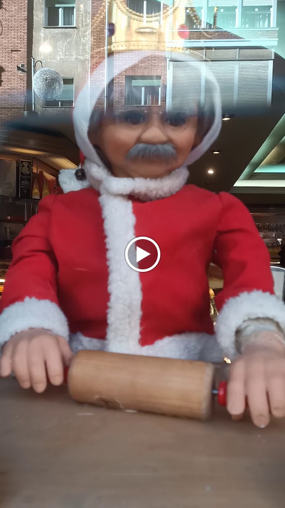 Cafe Bar La Oficina J&Puy — Videos