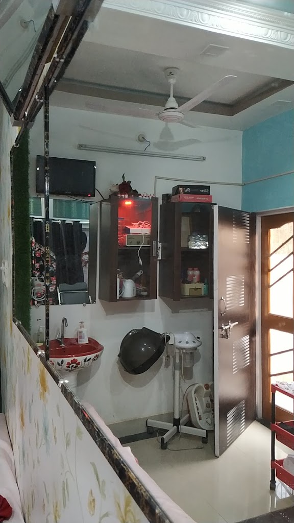 Aayesha Beauty Parlor