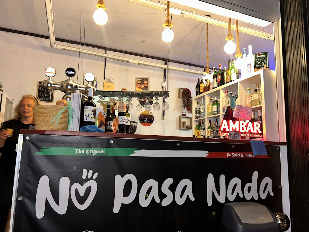 No pasa nada cocktail bar
