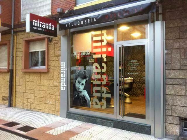 Peluqueria Miranda Aviles Barber Shop — Exterior