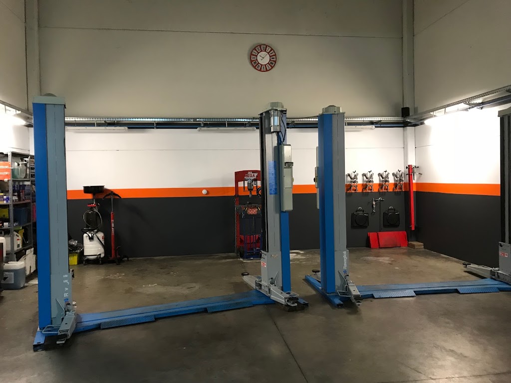 Taller Mecanico OK Motor Arroyomolinos — Interior
