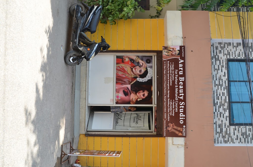 Aaru Beauty Studio Make Up Mehandi Classe S
