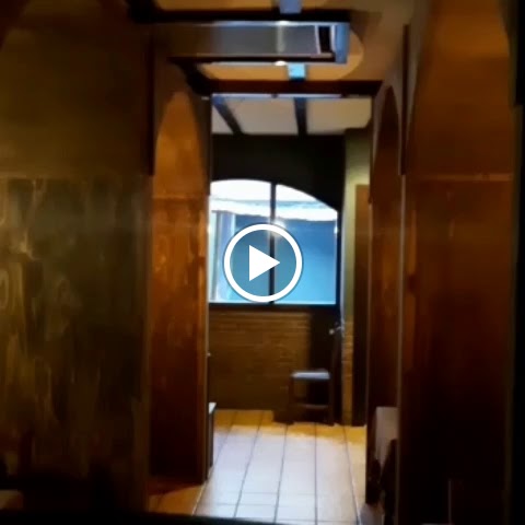 Restaurant Frutos (conejo al ajillo) — Videos