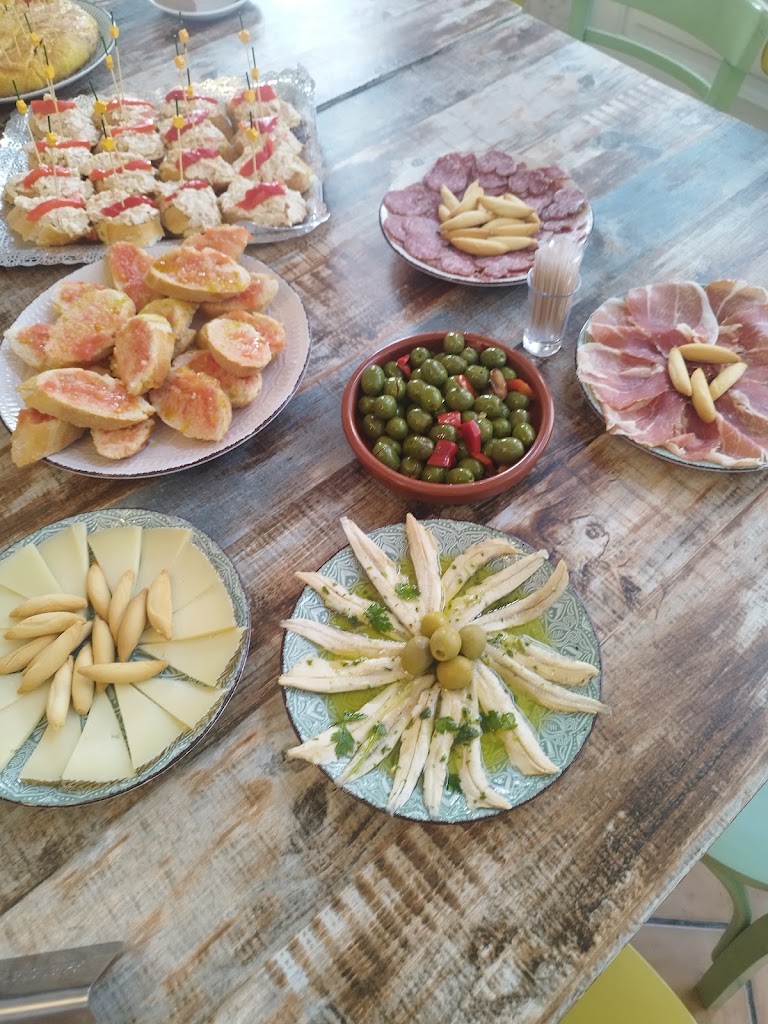 Cafe Bar De Tapes Deja Vu — Comida y bebida