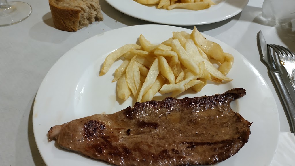 Cerveceria Restaurante Devega — Comida y bebida