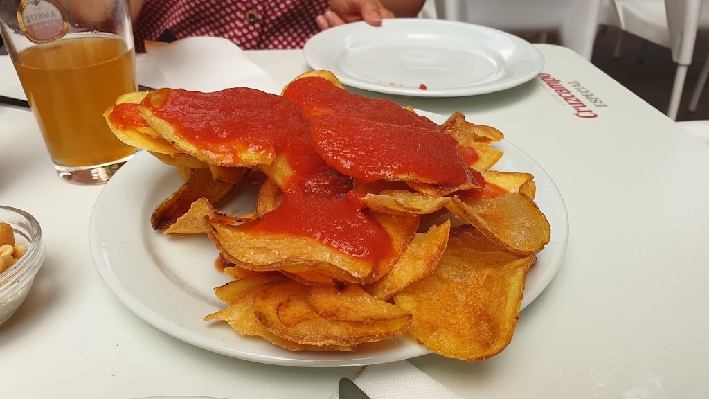 Bar Cerveceria Casa Pepi — Comida y bebida