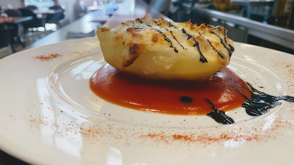 Olmos Restaurant — Comida y bebida
