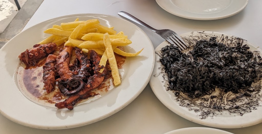Bar Isabelo — Comida y bebida