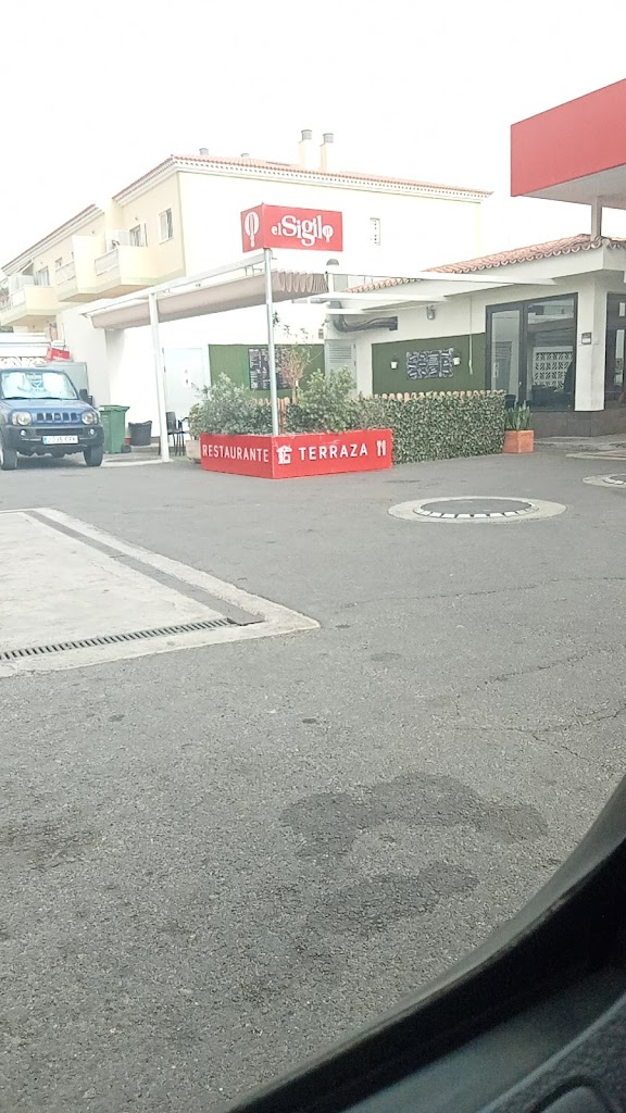 Estacion de servicio Cepsa Costa Del Silencio - Grupo Fragal — Estacion de servicio