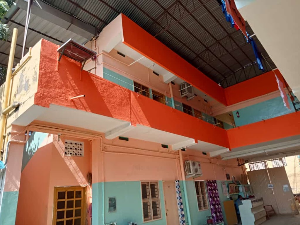 Sri Guru Nivas Lodge