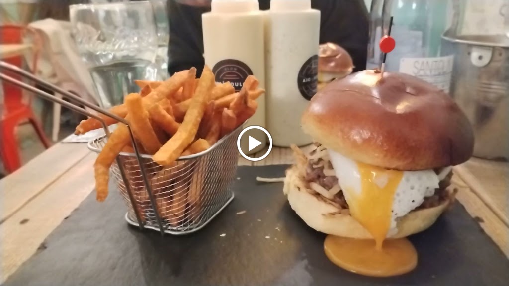 Lara Grill | Muntaner — Videos