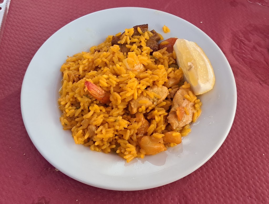Bar La una y media Casa Rufino — Paella