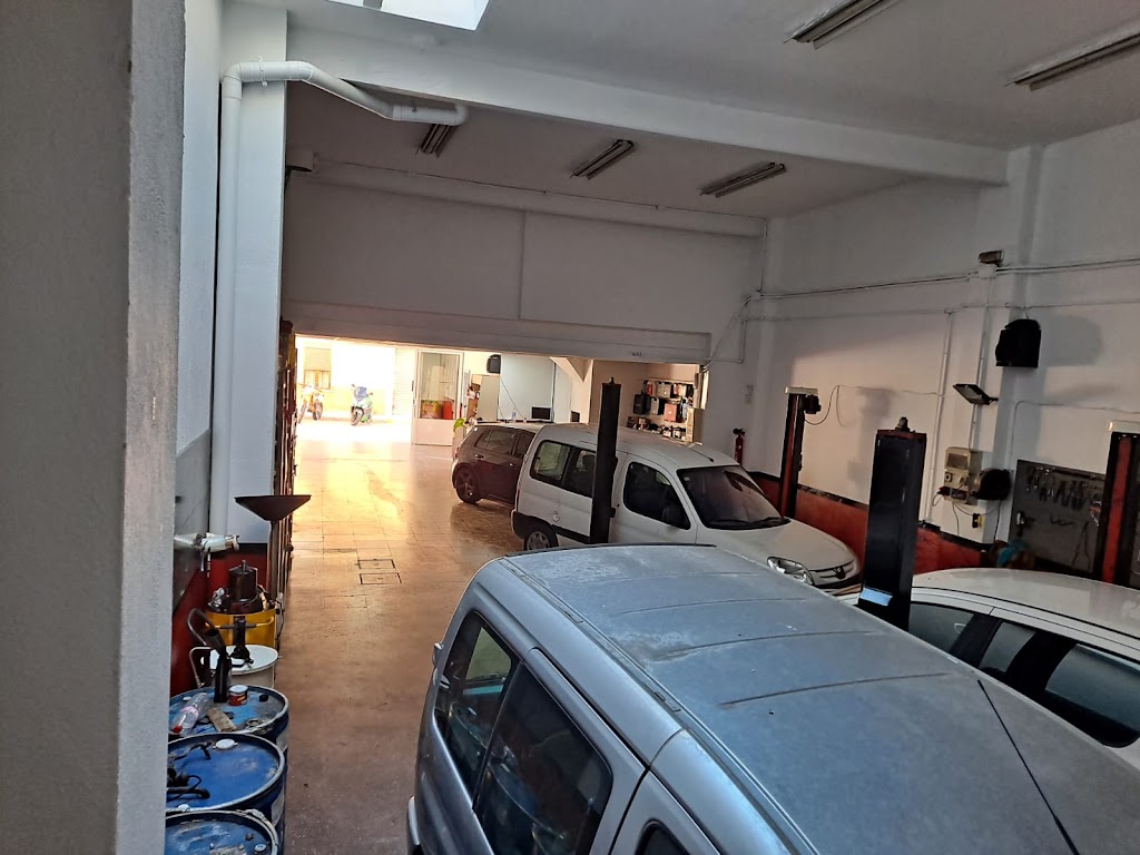 Autoaccesorios Vicente, C.B. — Interior