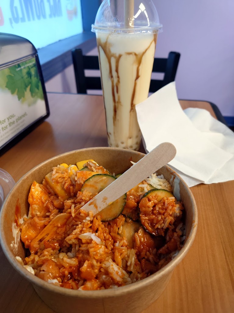 Poke'N' Boba Mia in Nanaimo