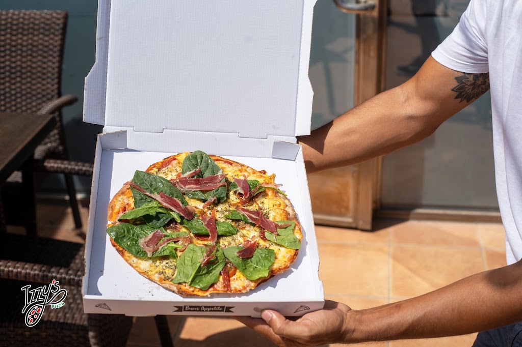 Izzy's Pizza — Comida y bebida