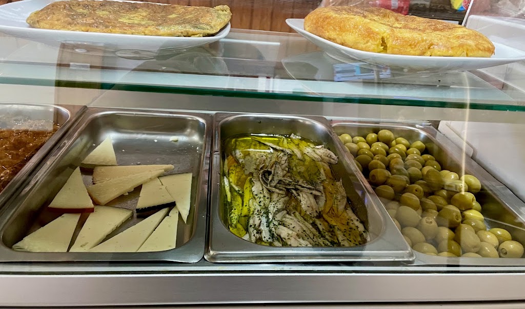 Bar Chinito Cordobes — Comida y bebida