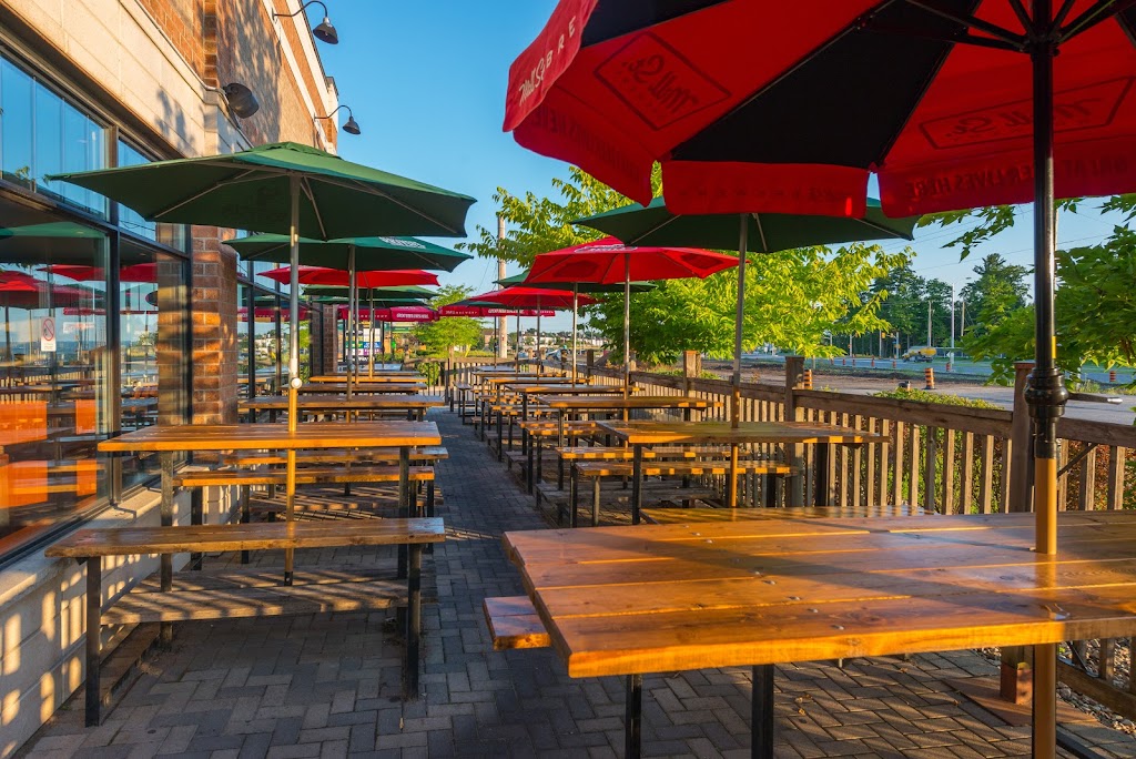 Jonny Canuck's Bar & Grill in Orléans
