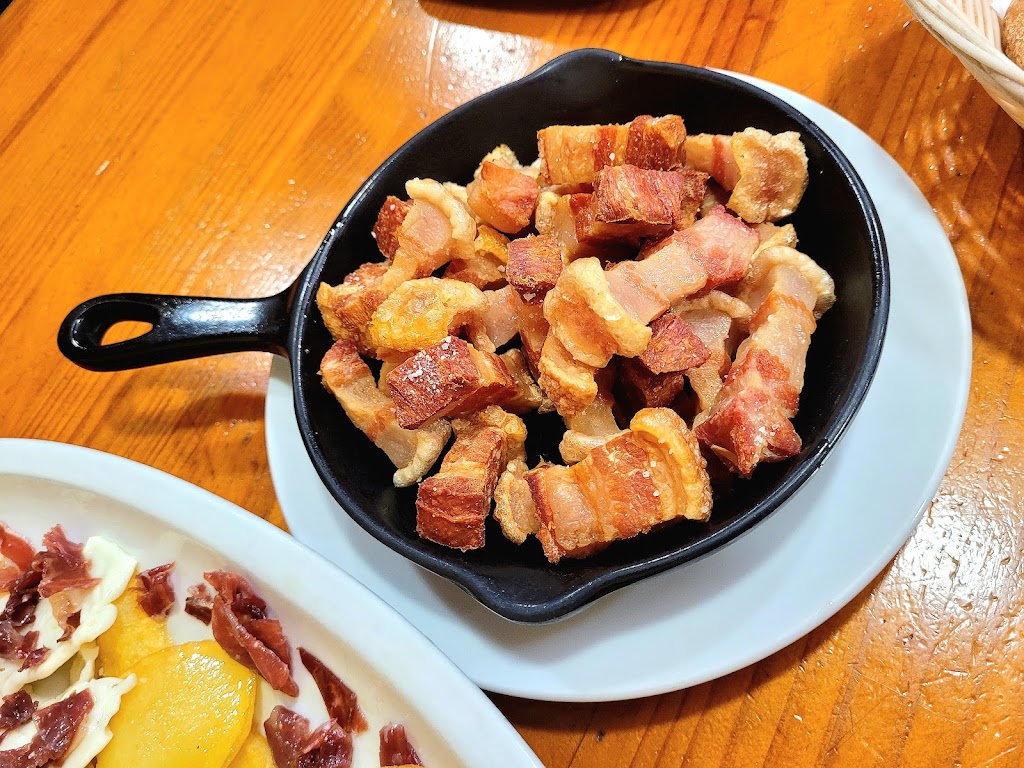 Cafe Bar Luis — Comida y bebida