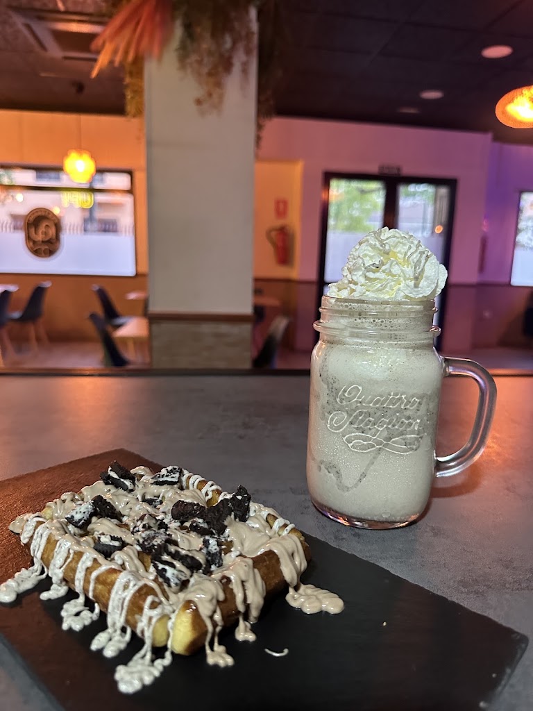 UP! LOUNGE BAR — Comida y bebida