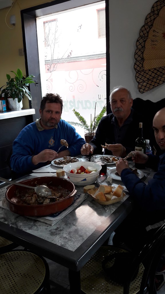 Bar restaurante casa beva — Comida y bebida