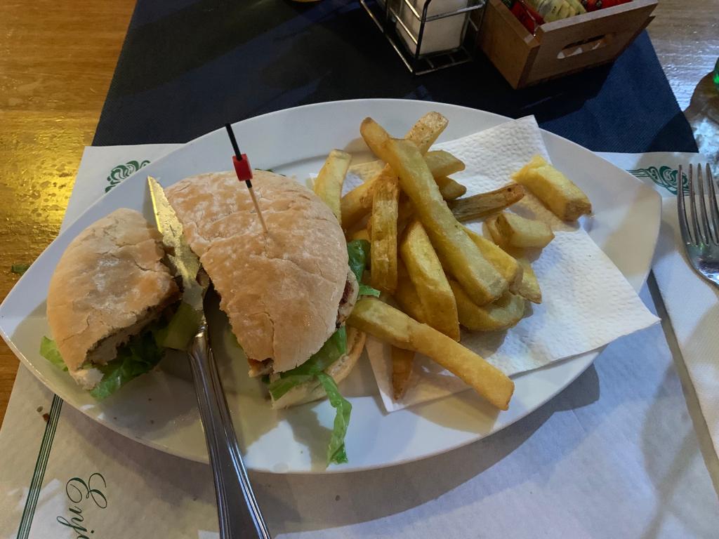 Mulligan's II Irish Bar — Comida y bebida