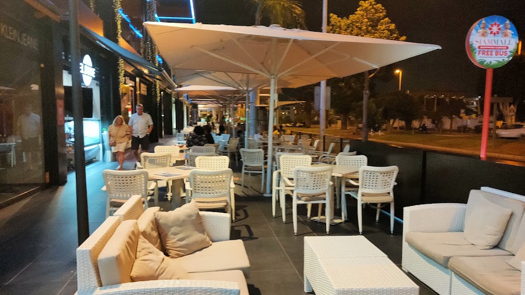 EL DUKE CAFE — Ambiente