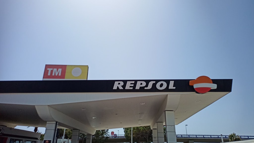 Estacion de Servicio Repsol — Exterior